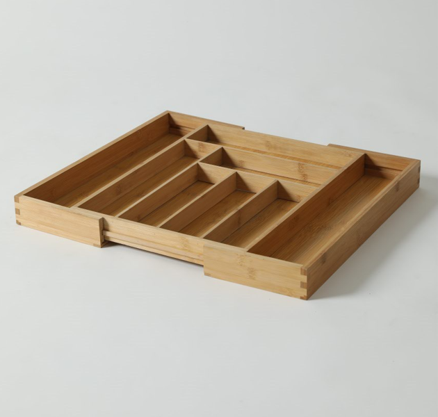 Telescopic cutlery box